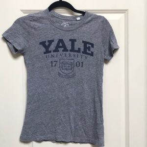 Yale tee shirt